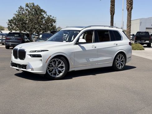Used 2026 BMW X7 xDrive40i w/ Premium Package AWD/4WD image 2