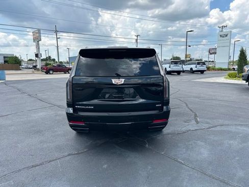 Used 2025 Cadillac Escalade Sport w/ Touring Package AWD/4WD image 7
