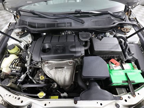 Used 2011 Toyota Camry XLE image 40