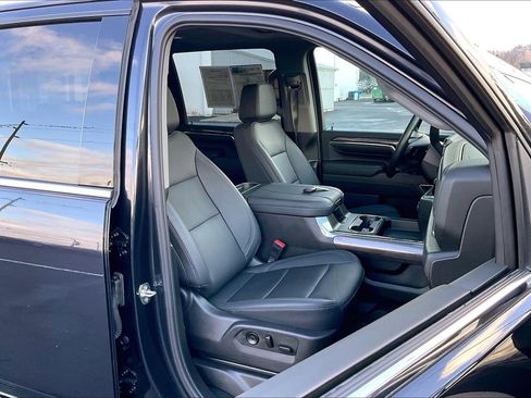 Used 2024 Chevrolet Silverado 3500 LTZ w/ LTZ Convenience Package image 7