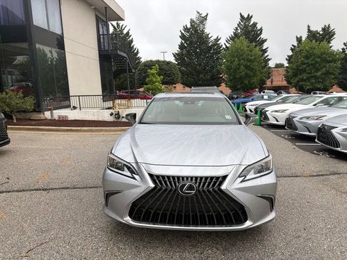 Certified 2023 Lexus ES 350 w/ Premium Package FWD image 4