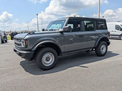 New 2025 Ford Bronco 4-Door image 8