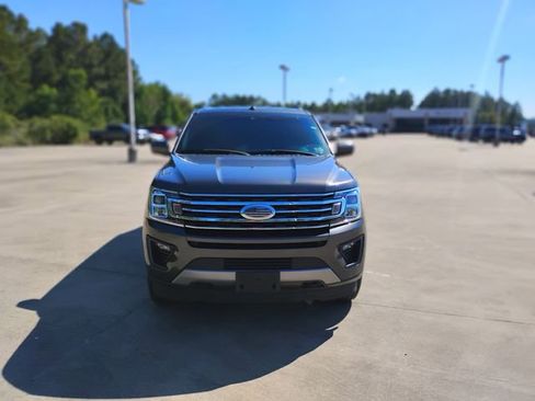 Used 2020 Ford Expedition XLT image 9