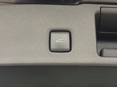 Used 2025 Ford Escape Platinum AWD/4WD image 29