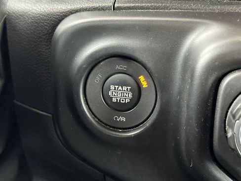 Used 2021 Jeep Gladiator Willys image 21