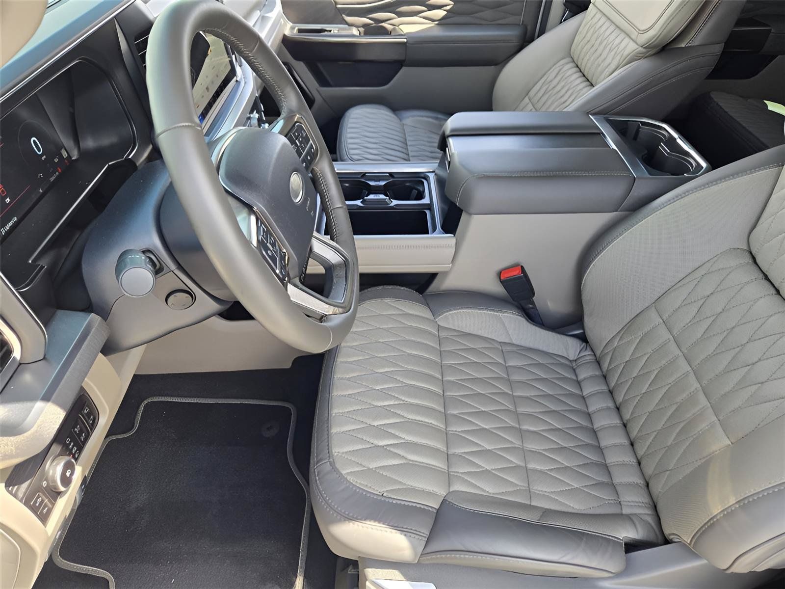 Used 2026 Ford F250 Platinum w/ Platinum Plus Package AWD/4WD image 13