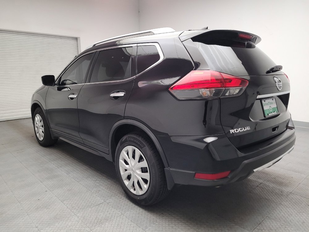 Used 2017 Nissan Rogue S w/ S Appearance Package FWD image 5