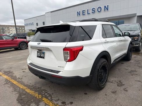 Certified 2022 Ford Explorer XLT w/ Class IV Trailer Tow Package AWD/4WD image 7