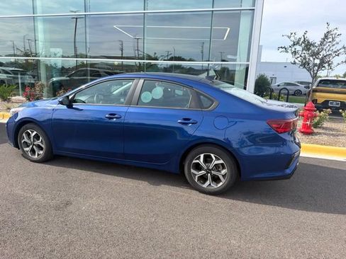 Used 2020 Kia Forte LXS FWD image 19