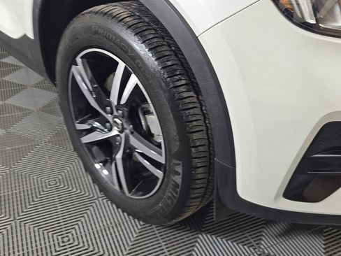 Certified 2024 Volvo XC40 B5 Core image 5