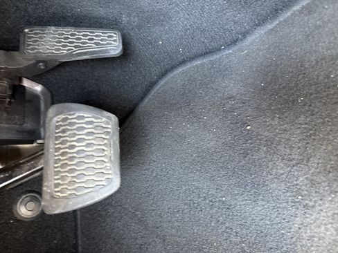 Used 2018 Jeep Wrangler Unlimited Sahara AWD/4WD image 16