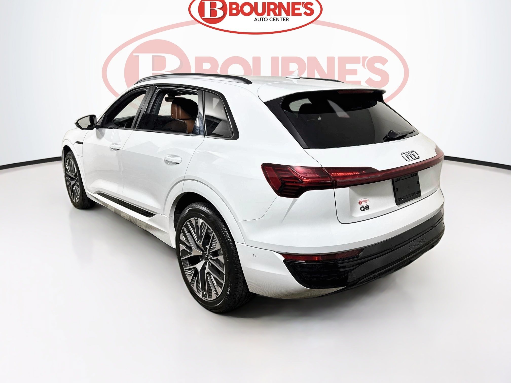 Used 2024 Audi Q8 e-tron Prestige w/ Prestige Package AWD/4WD image 9