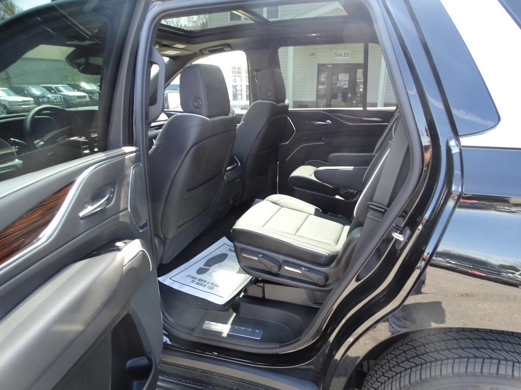 Used 2021 Cadillac Escalade Premium Luxury AWD/4WD image 11