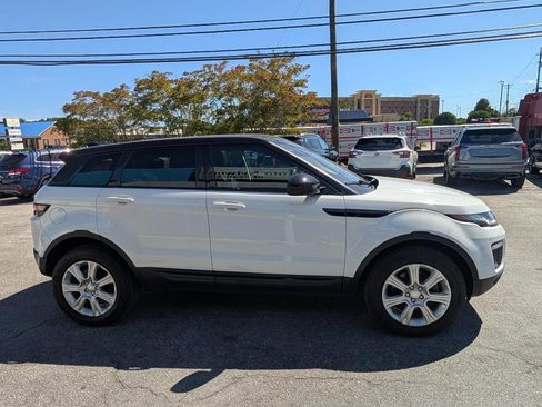 Used 2019 Land Rover Range Rover Evoque SE Premium AWD/4WD image 4