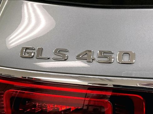 Used 2023 Mercedes-Benz GLS 450 4MATIC image 32