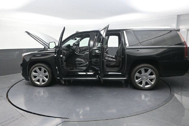 Used 2020 Cadillac Escalade ESV Premium Luxury AWD/4WD image 43