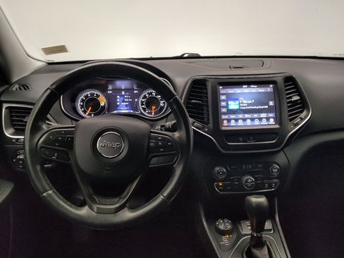 Used 2019 Jeep Cherokee Trailhawk AWD/4WD image 22