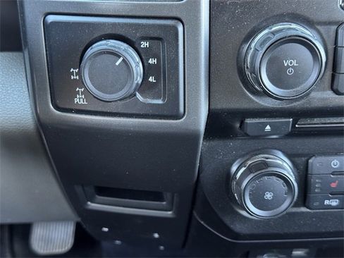 Used 2015 Ford F150 XLT w/ Equipment Group 302A Luxury image 19