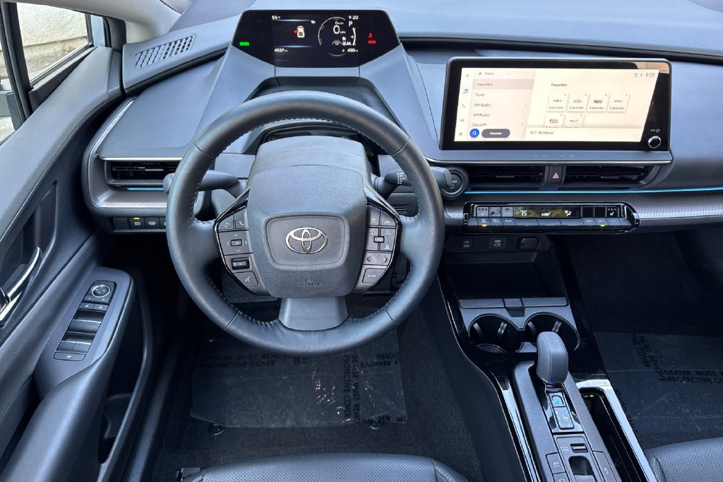 Certified 2025 Toyota Prius XLE FWD image 13