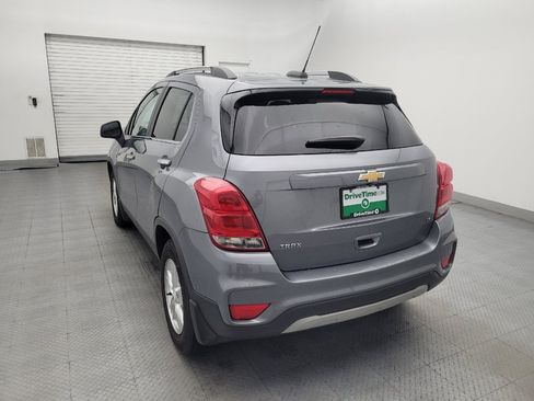 Used 2020 Chevrolet Trax LT w/ Sun & Sound Package FWD image 6