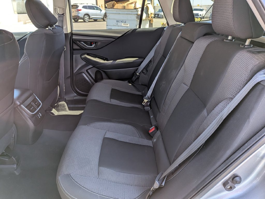 Used 2025 Subaru Outback Premium AWD/4WD image 27