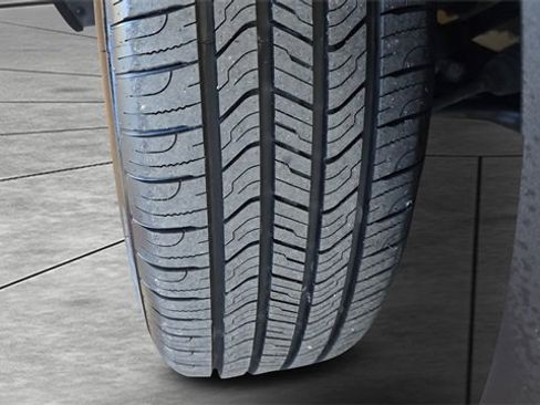 Used 2022 GMC Terrain SLE w/ Driver Convenience Package image 29