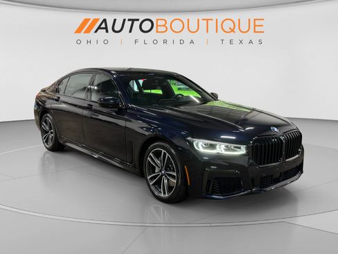 Used 2022 BMW 740i xDrive w/ M Sport Package AWD/4WD image 7