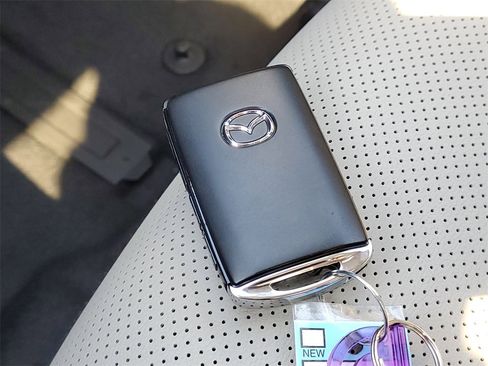 New 2025 MAZDA CX-70 Plug-In Hybrid w/ Premium Pkg image 33