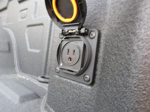 New 2025 GMC Sierra 1500 SLT w/ SLT Premium Plus Package image 32