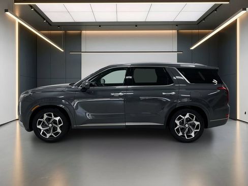 Used 2022 Hyundai Palisade Calligraphy FWD image 2