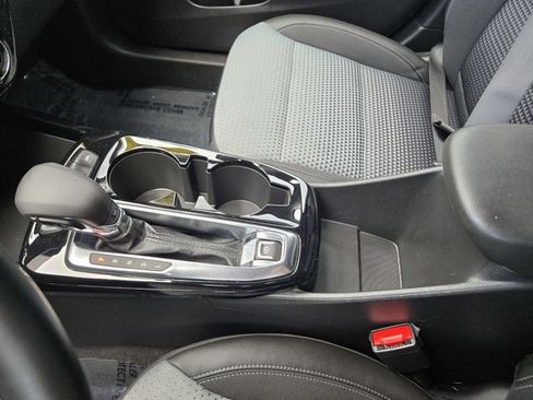 Used 2025 Chevrolet Trax LT w/ LT Convenience Package FWD image 11