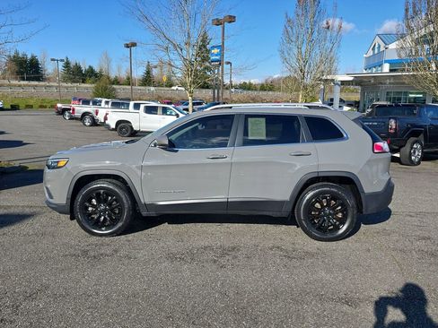 Used 2020 Jeep Cherokee Latitude Plus w/ Cold Weather Group image 3