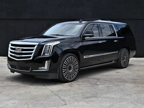 Used 2016 Cadillac Escalade ESV Premium RWD image 4