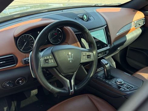 Certified 2022 Maserati Levante Modena image 4