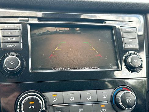 Used 2019 Nissan Rogue S w/ Special Edition Package FWD image 20