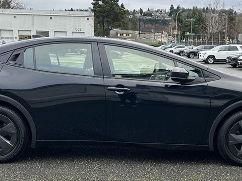 Certified 2025 Toyota Prius LE image 4