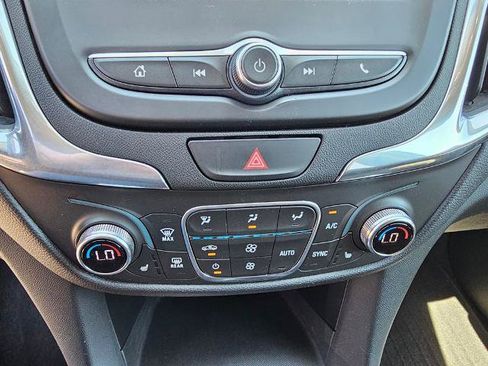 Used 2019 Chevrolet Equinox LT FWD image 27