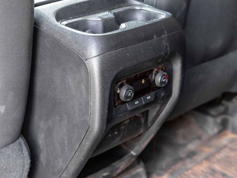 Used 2025 Chevrolet Traverse LT FWD image 20
