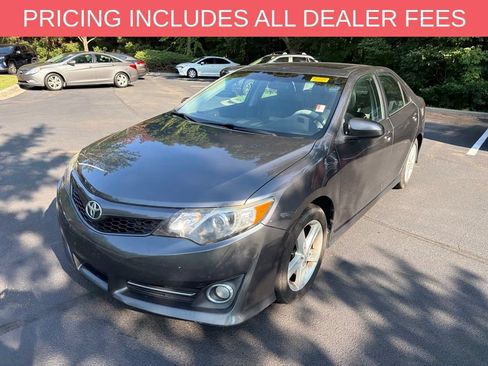 Used 2012 Toyota Camry SE FWD image 3