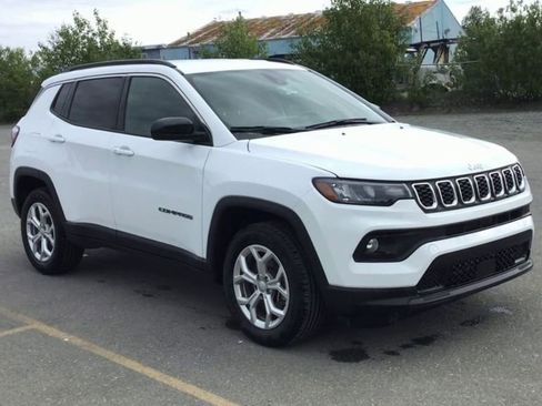 Certified 2024 Jeep Compass Latitude image 2