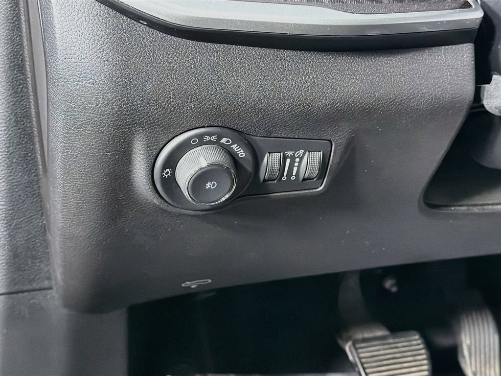 Used 2024 Jeep Compass Latitude AWD/4WD image 10