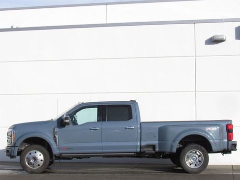 Used 2023 Ford F450 Platinum w/ FX4 Off-Road Package AWD/4WD image 4
