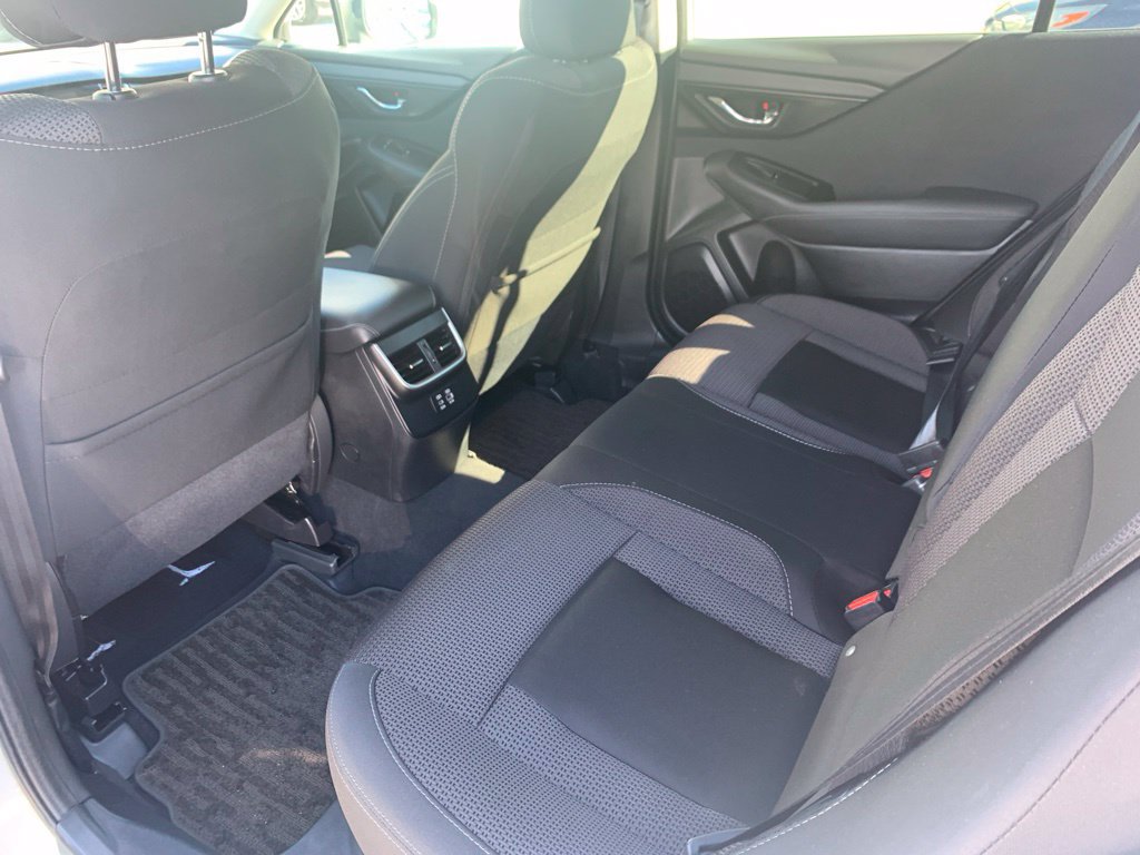 Used 2025 Subaru Outback Premium AWD/4WD image 18