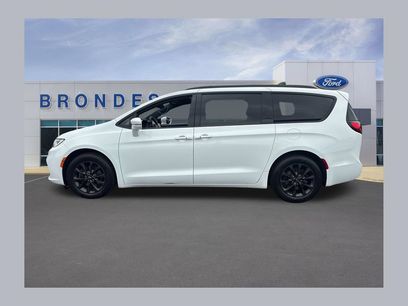 Used 2021 Chrysler Pacifica Touring-L w/ Uconnect Theater Family Group