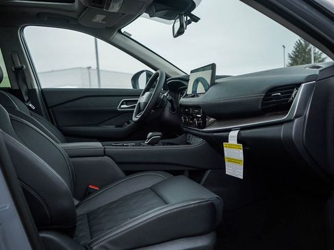 New 2026 Nissan Rogue Platinum image 11