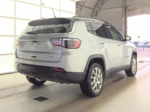 Used 2025 Jeep Compass Limited AWD/4WD image 3