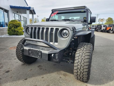 Used 2020 Jeep Wrangler Sport AWD/4WD image 4