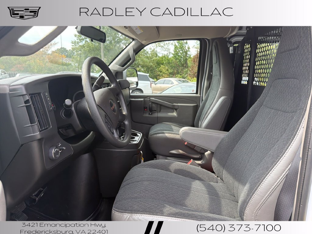 Used 2025 GMC Savana 2500 w/ Driver Convenience Package RWD image 2