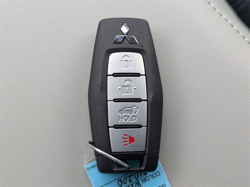 New 2026 Mitsubishi Outlander SE image 33