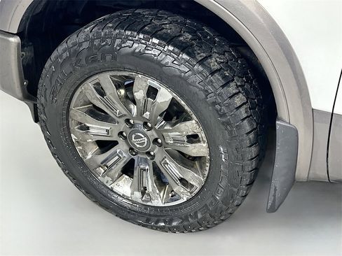 Used 2018 Nissan Titan Platinum Reserve image 30